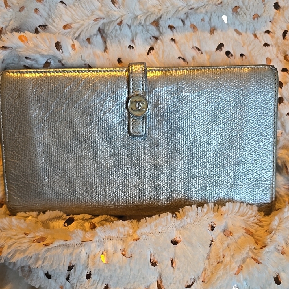 CHANEL Silver Wallet with Textured Finish and Metal Clasp